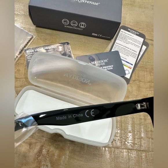 Madison Avenue blue light blocking glasses oversized Uv protection computer - Picture 7 of 16